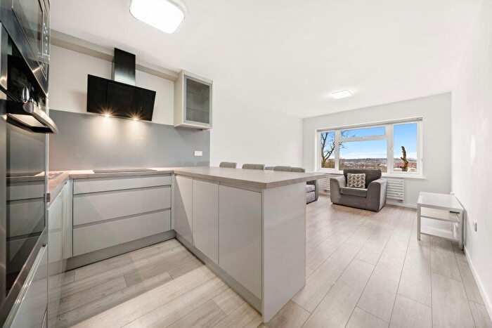 2 Bedroom Flat To Rent In Sunnyfields Road, Hendon, NW4