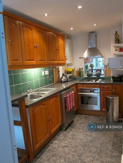 2 Bedroom Semi-Detached House To Rent In Fairland Road, Stratford, E15