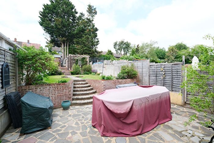 3 Bedroom End Of Terrace House For Sale In Longbury Drive, Orpington, BR5
