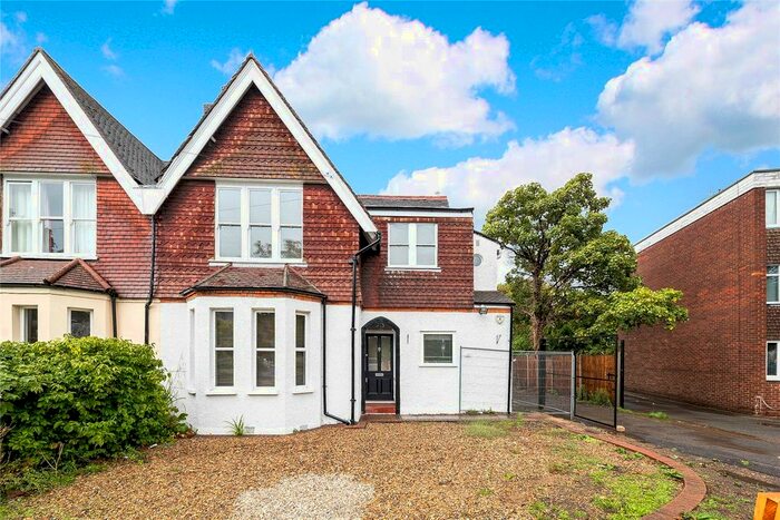 4 Bedroom Semi-Detached House To Rent In Bourne Way, Bromley, BR2