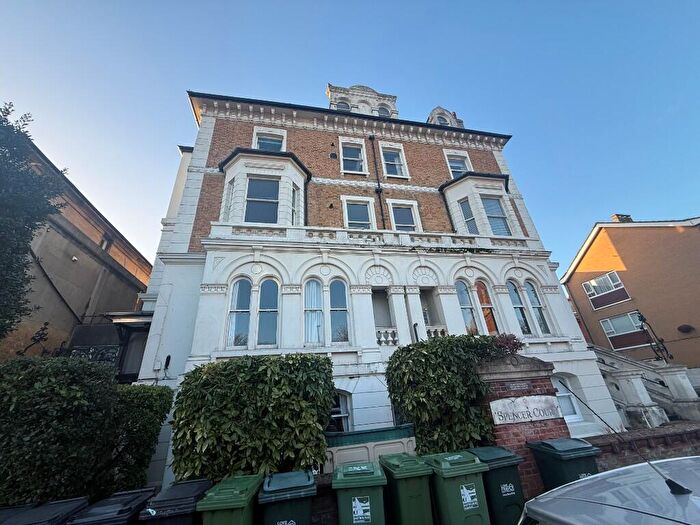 2 Bedroom Flat To Rent In Spencer Road, Eastbourne, East Sussex, BN21
