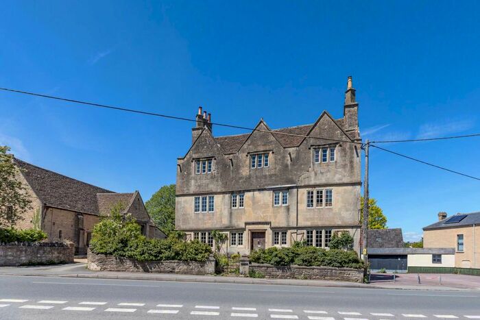 5 Bedroom Country House To Rent In High Street, Box SN13