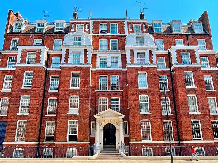 2 Bedroom Flat To Rent In Camden, London, WC1H