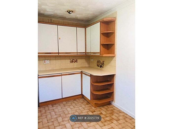 2 Bedroom Maisonette To Rent In Llwyn Y Llan, Pontypool, NP4