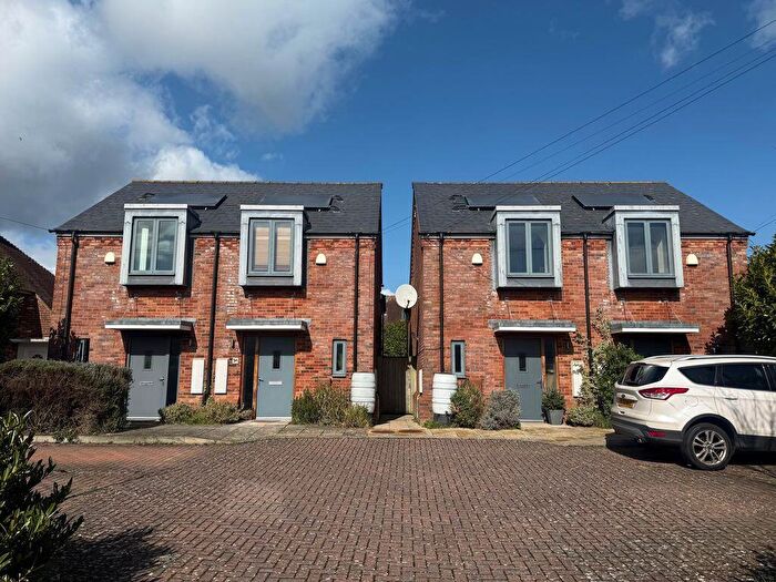 2 Bedroom Semi Detached House To Rent In Pound Farm Road, Chichester, PO19