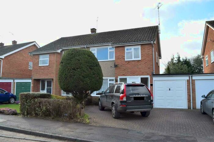 3 Bedroom Semi-Detached House To Rent In Aldeburgh Way, Chelmsford, CM1
