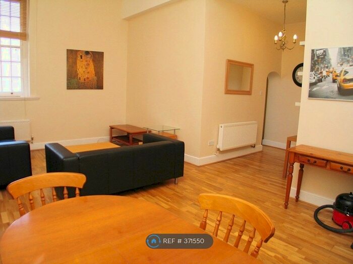4 Bedroom Flat To Rent In West Park Road, Southall, UB2