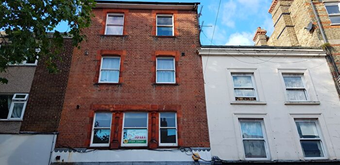1 Bedroom Flat To Rent In Gloucester Place, Folkestone, CT20