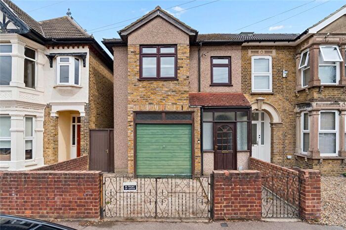 5 Bedroom Semi-Detached House For Sale In Manor Road, Romford, RM1