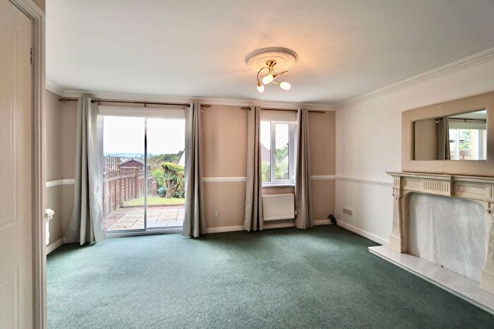 3 Bedroom Terraced House For Sale In St. Andrews Drive, Pontllanfraith, NP12