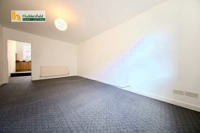 4 Bedroom Terraced House To Rent In Radcliffe Road, Huddersfield, HD7