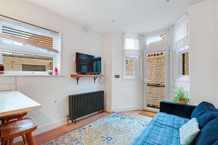 2 Bedroom Flat To Rent In Loampit Hill, Lewisham, SE13