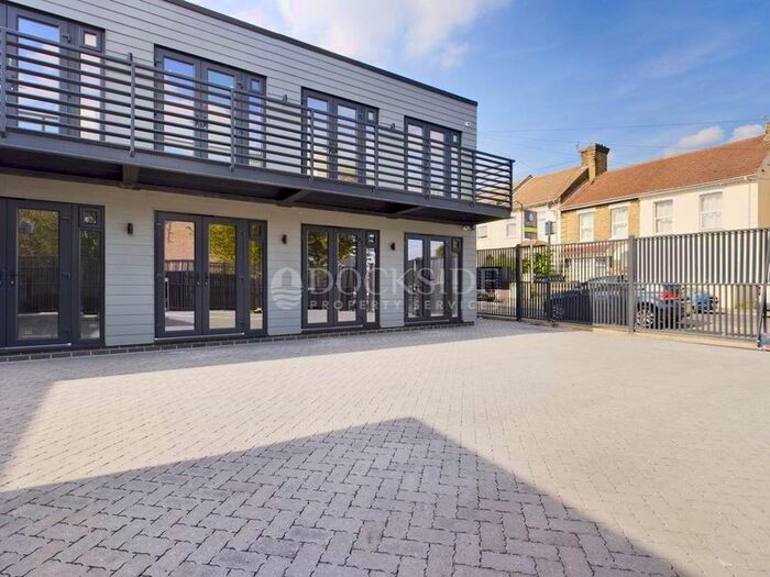 Property To Rent In Grove Road, Strood, Rochester, ME2