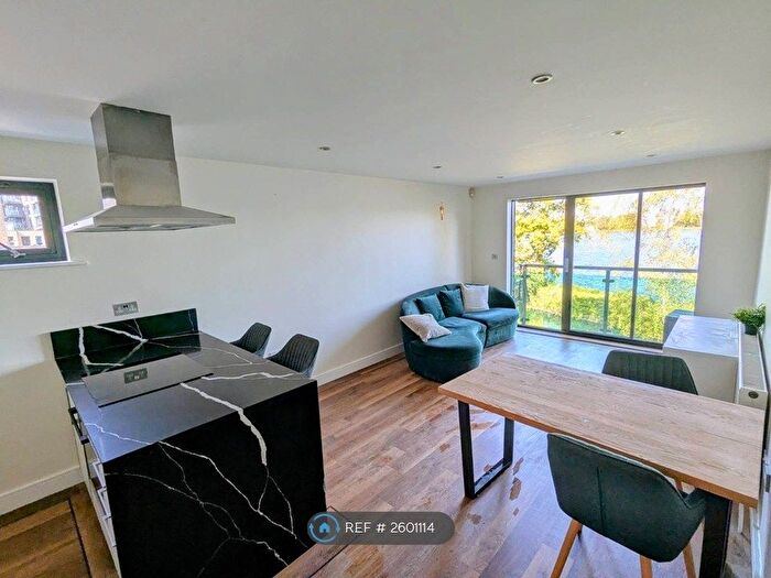 2 Bedroom Flat To Rent In Watersmeet Place, London, N4