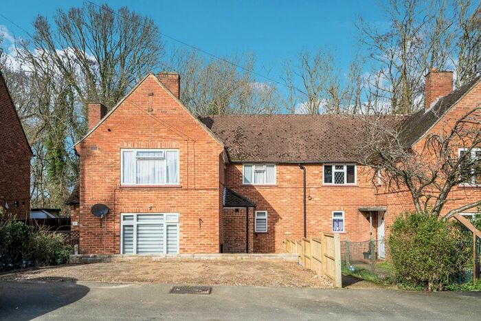 2 Bedroom Flat For Sale In Stevenson Road, Hedgerley, SL2