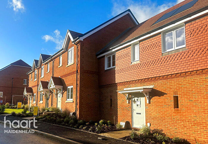 2 Bedroom Semi Detached House For Sale In Aspen Drive, High Wycombe, HP10