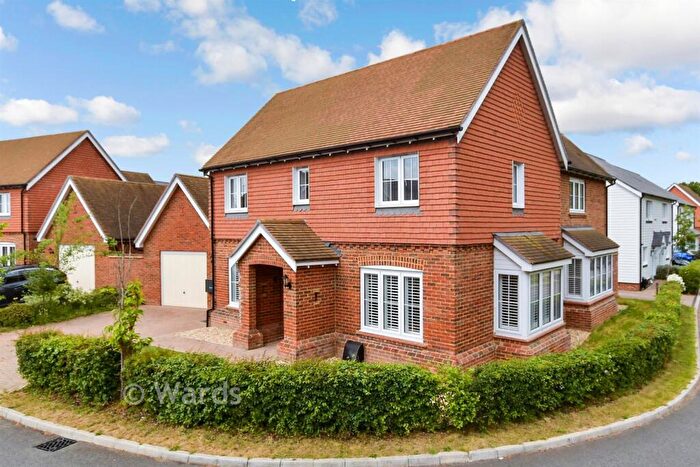 4 Bedroom Detached House For Sale In Bartlett Way, Maidstone, Kent, ME16