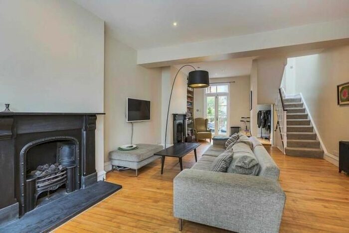 3 Bedroom Terraced House To Rent In Wallgrave Road, London, SW5