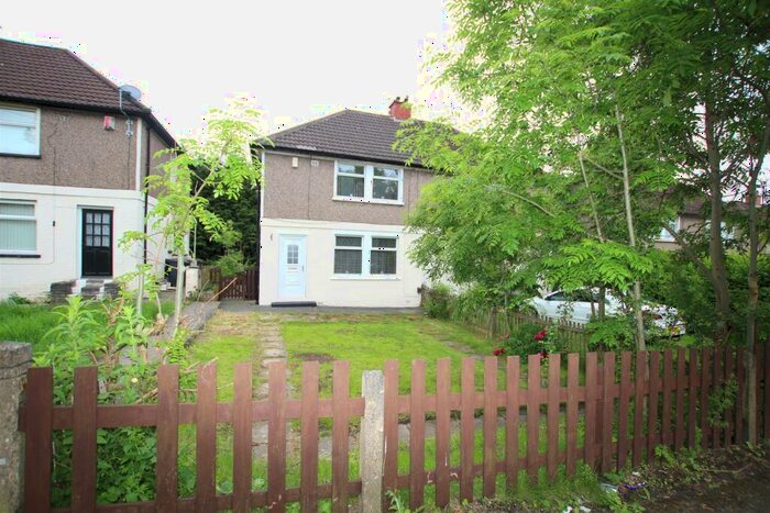 3 Bedroom Semi-Detached House To Rent In Swain House Road, Bradford, BD2