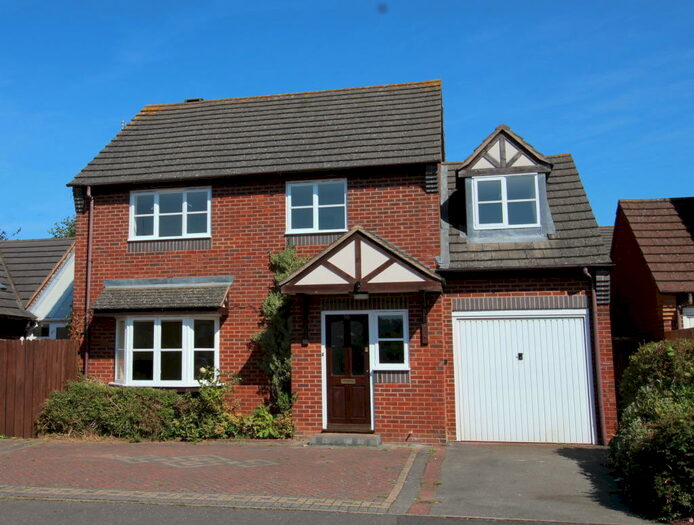 4 Bedroom Detached House To Rent In Montgomery Road, Whitnash, CV31