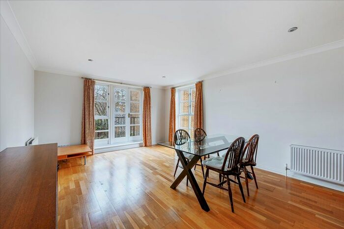 2 Bedroom Flat To Rent In Willow Court, Corney Reach Way, Chiswick, London, W4