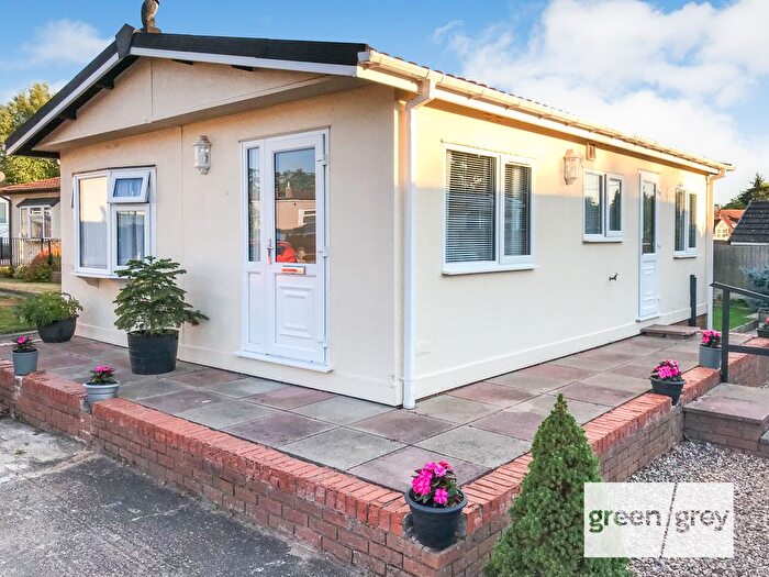 2 Bedroom Park Home For Sale In Eaves Green Park, Showell Lane, Meriden, CV7
