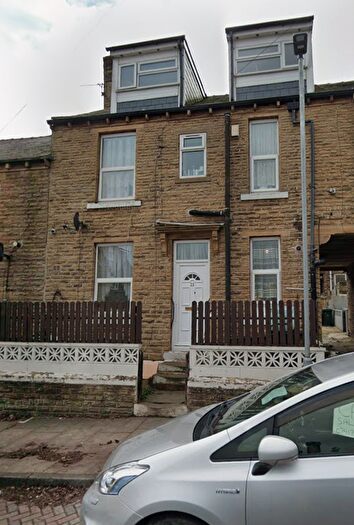 4 Bedroom Terraced House To Rent In Washington Street, Bradford, BD8