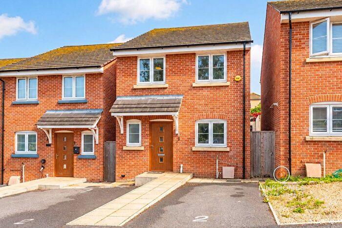 3 Bedroom Detached House For Sale In Ellen Place, Poole, BH12