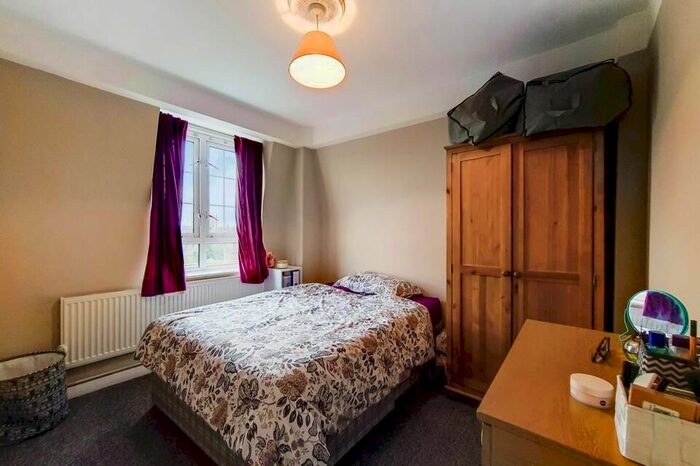 2 Bedroom Flat To Rent In Doddington Grove, London, SE17