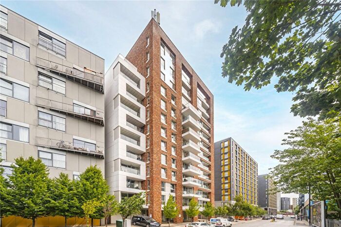 3 Bedroom Flat To Rent In Waterbury House, - Thurston Road, Lewisham, SE13