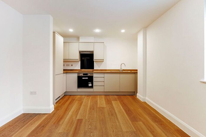 2 Bedroom Flat To Rent In West Way, Oxford, Oxfordshire, OX2