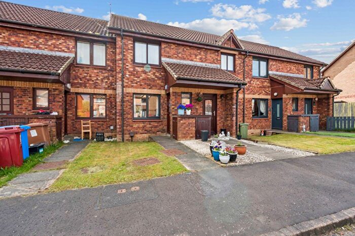2 Bedroom Flat For Sale In Jarvie Place, Falkirk, FK2