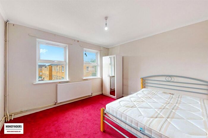 3 Bedroom Terraced House For Sale In Caldecott Way, Hackney, E5 - Photo 8