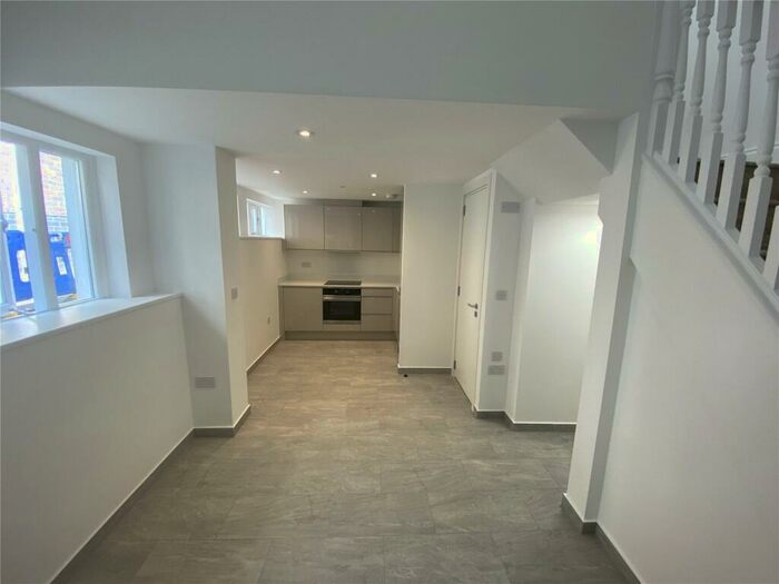 1 Bedroom Flat To Rent In Gabriels Hill, Maidstone, Kent, ME15