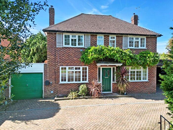 4 Bedroom Detached House For Sale In Church Road, Earley, RG6