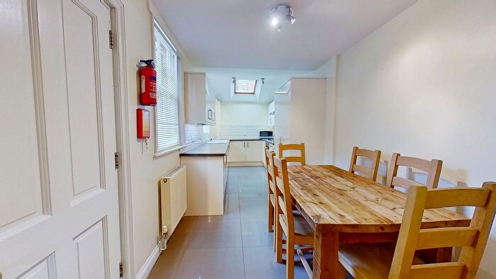 6 Bedroom Semi Detached House To Rent In Balfour Road, Nottingham, NG7