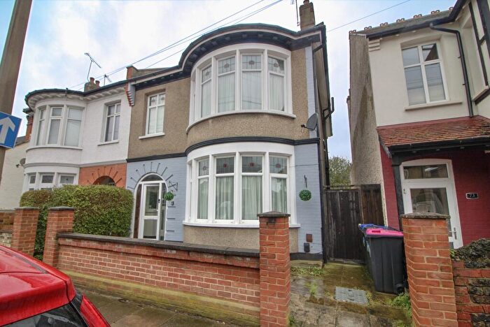 4 Bedroom Semi-Detached House For Sale In Glenwood Avenue, Westcliff-on-Sea, SS0
