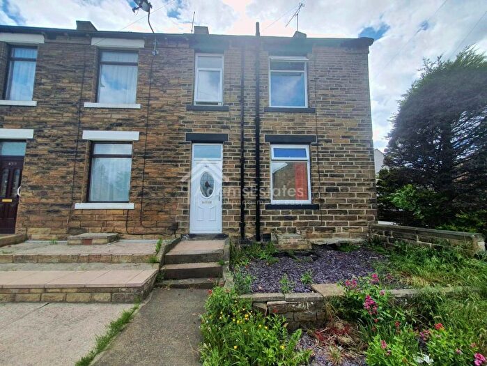 2 Bedroom End Of Terrace House To Rent In Lees Hall Road, Dewsbury, WF12