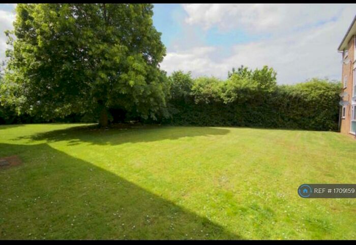 2 Bedroom Flat To Rent In Foxglove Way, Chelmsford, CM1