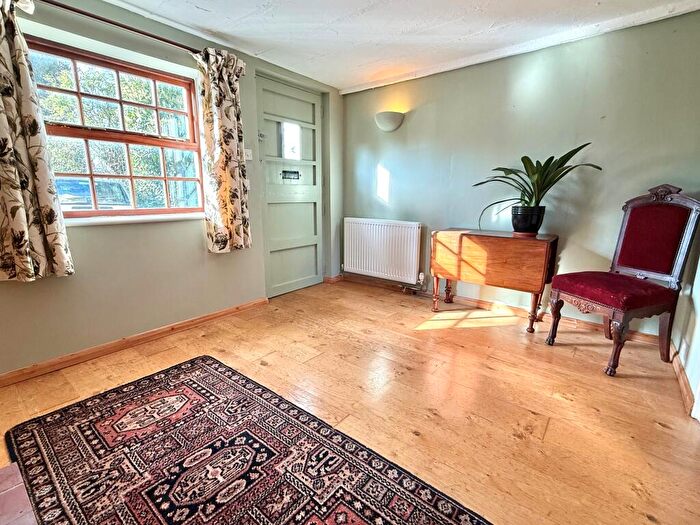 3 Bedroom Cottage To Rent In Bath Place, Clifton, SG17