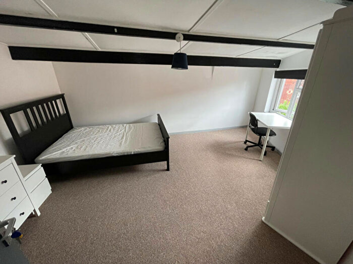 6 Bedroom End Of Terrace House To Rent In Manor Drive, Leeds, West Yorkshire, LS6