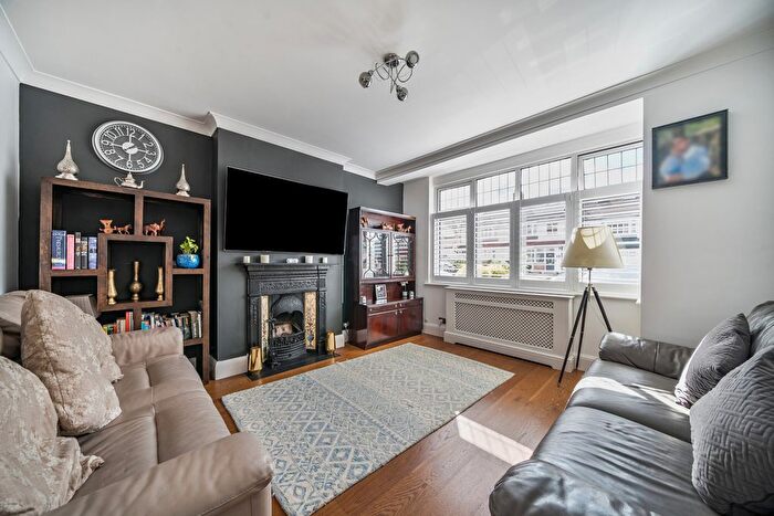 4 Bedroom End Of Terrace House For Sale In Pitfold Road, Lee, SE12