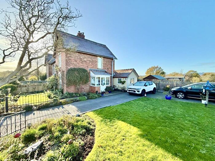 4 Bedroom Cottage For Sale In Barbers Bridge, Rudford, Gloucester, GL2