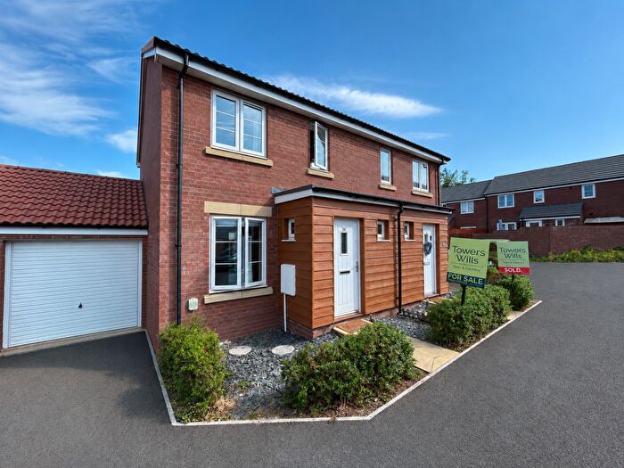 2 Bedroom Semi Detached House For Sale In Kingfisher Drive, Yeovil, Somerset, BA22