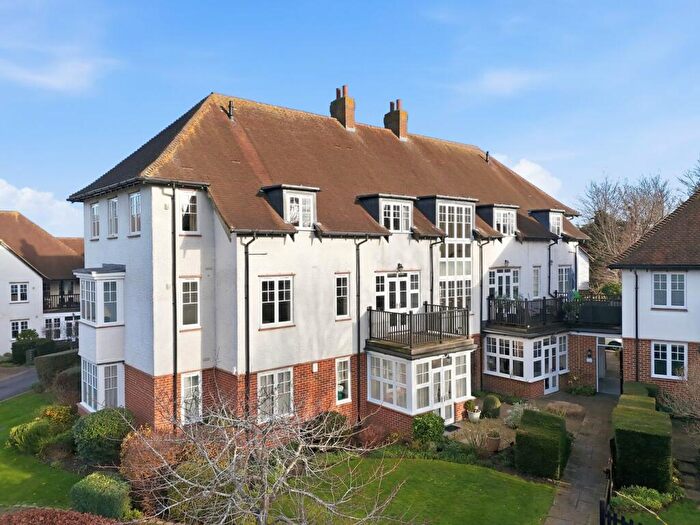 2 Bedroom Apartment For Sale In Ralph Swingler Place, Letchworth Garden City, SG6