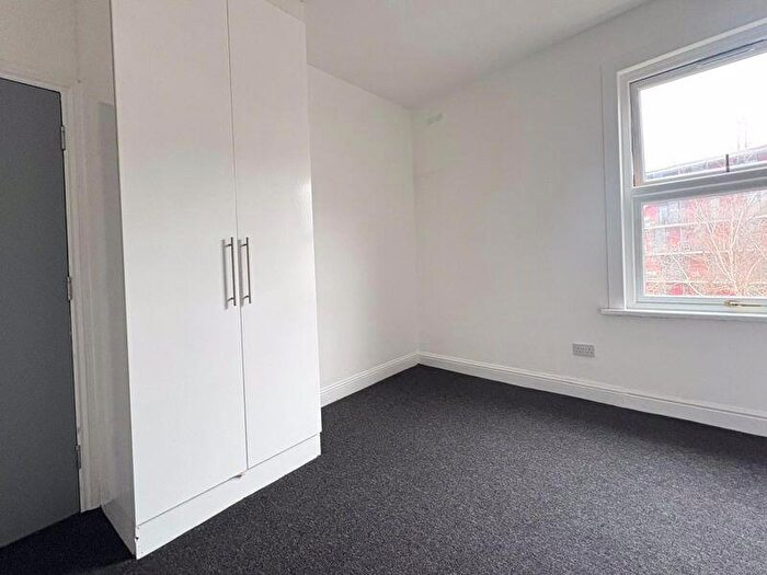 1 Bedroom Flat To Rent In Bodney Road, London, E8