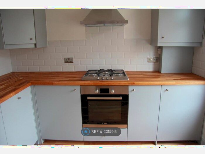 3 Bedroom Maisonette To Rent In Coppermill Lane, London, E17