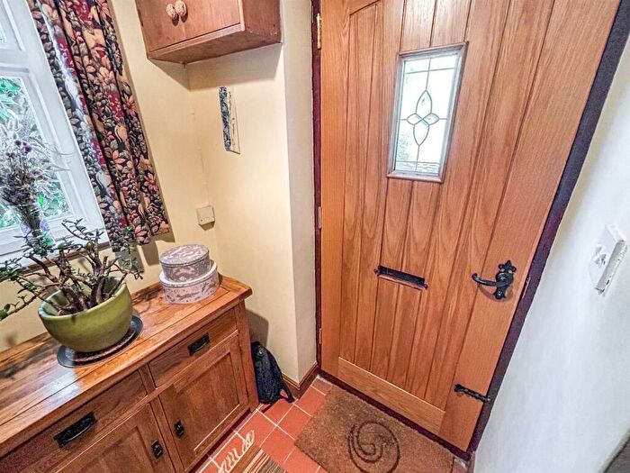 2 Bedroom Cottage For Sale In Lower Chirk Bank, Wrexham, LL14