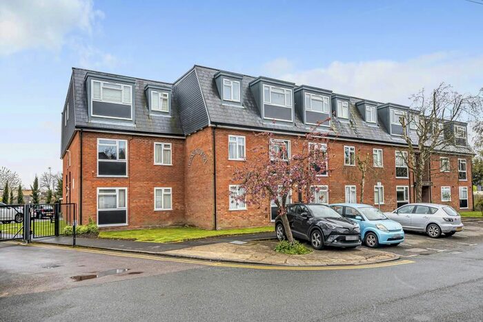 2 Bedroom Flat To Rent In West End Lane, Barnet, EN5