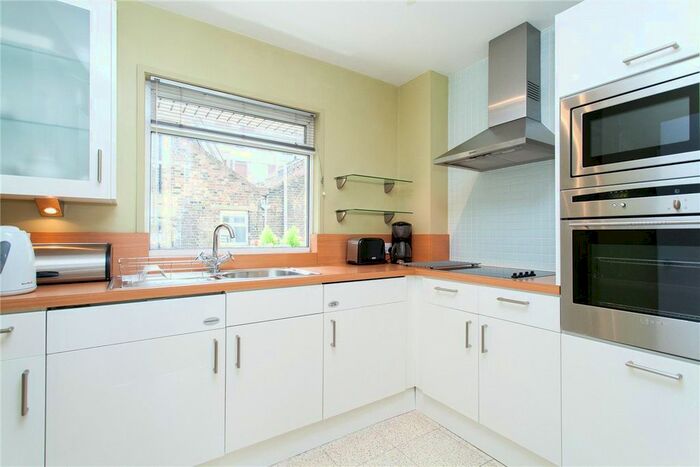 1 Bedroom Flat To Rent In St. Christopher's Place, Marylebone, London, W1U